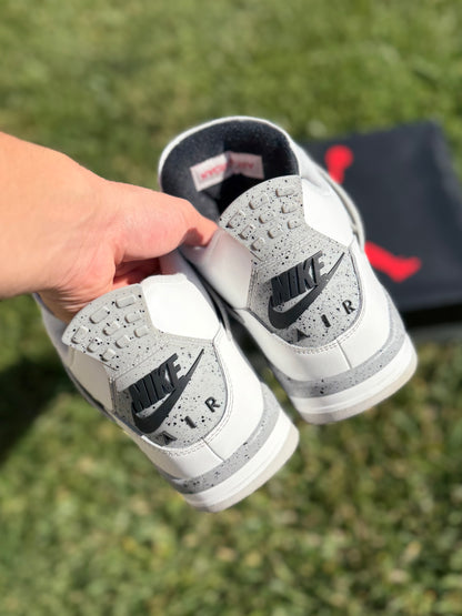 (Used Size 10.5M) Jordan 4 White Cement (2025)