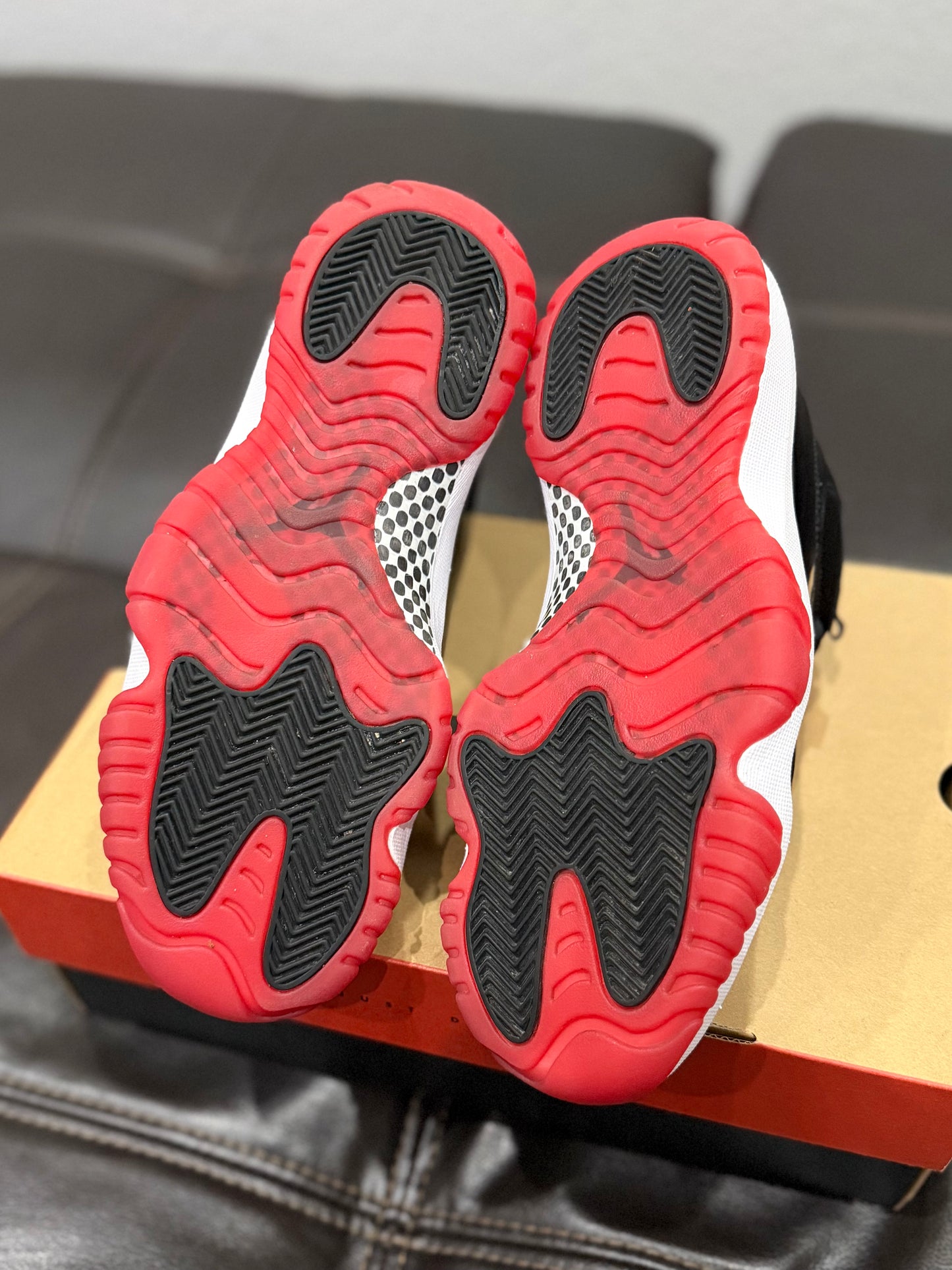 (Used Size 8.5M) Jordan 11 Bred (2019)