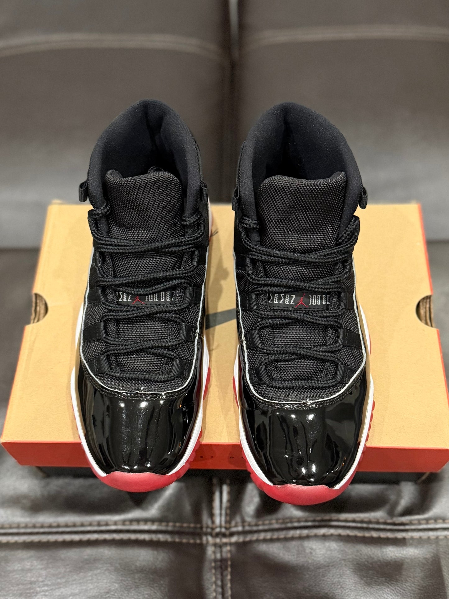 (Used Size 8.5M) Jordan 11 Bred (2019)