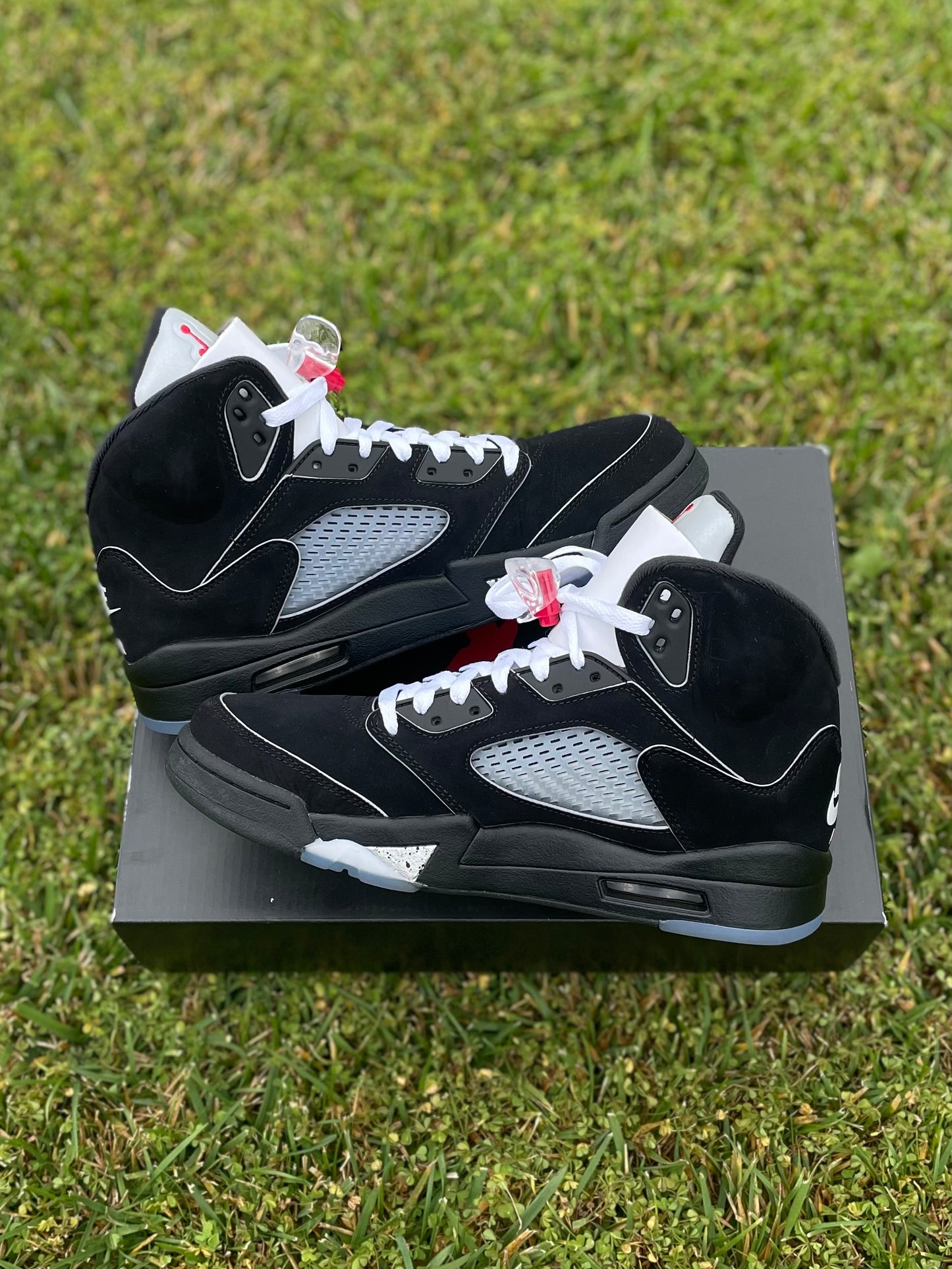 (Used Size 9M) Jordan 5 Metallic Black Reimaged