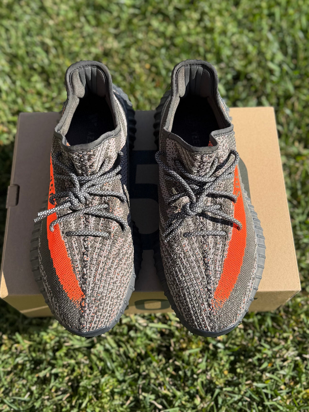 (Used Size 11M) Yeezy 350 V2 Carbon Beluga