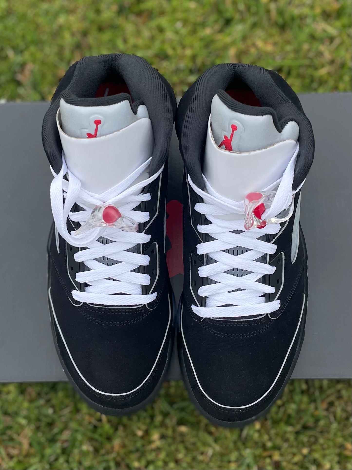 (Used Size 9M) Jordan 5 Metallic Black Reimaged