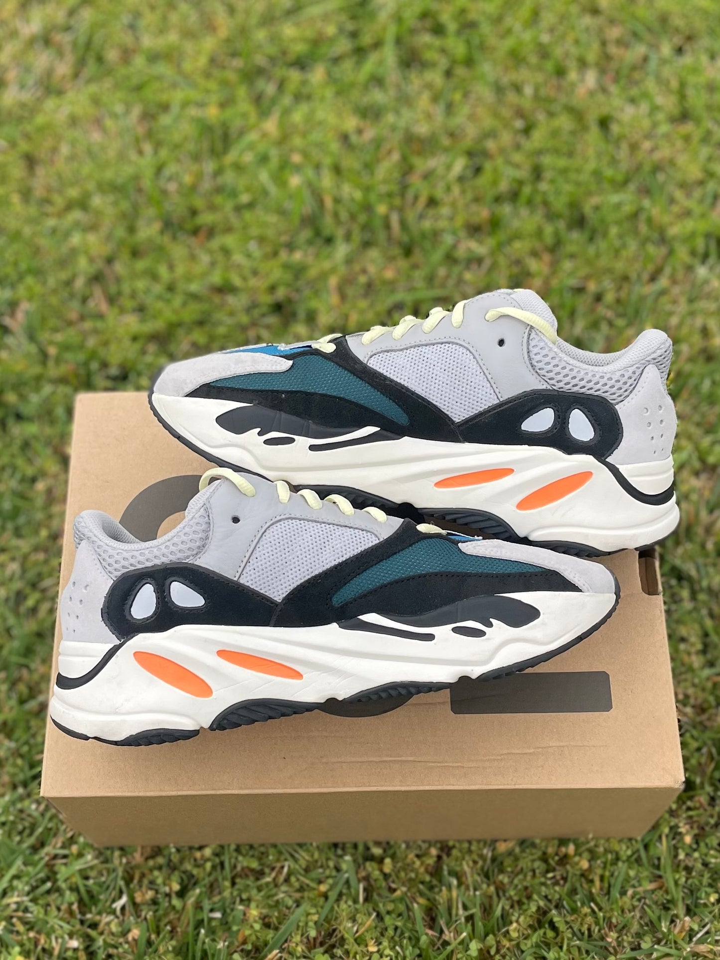 (Used Size 9M) Yeezy 700 Wave Runner