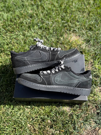 (Used Size 13M) Jordan 1 Low Travis Scott Black Phantom