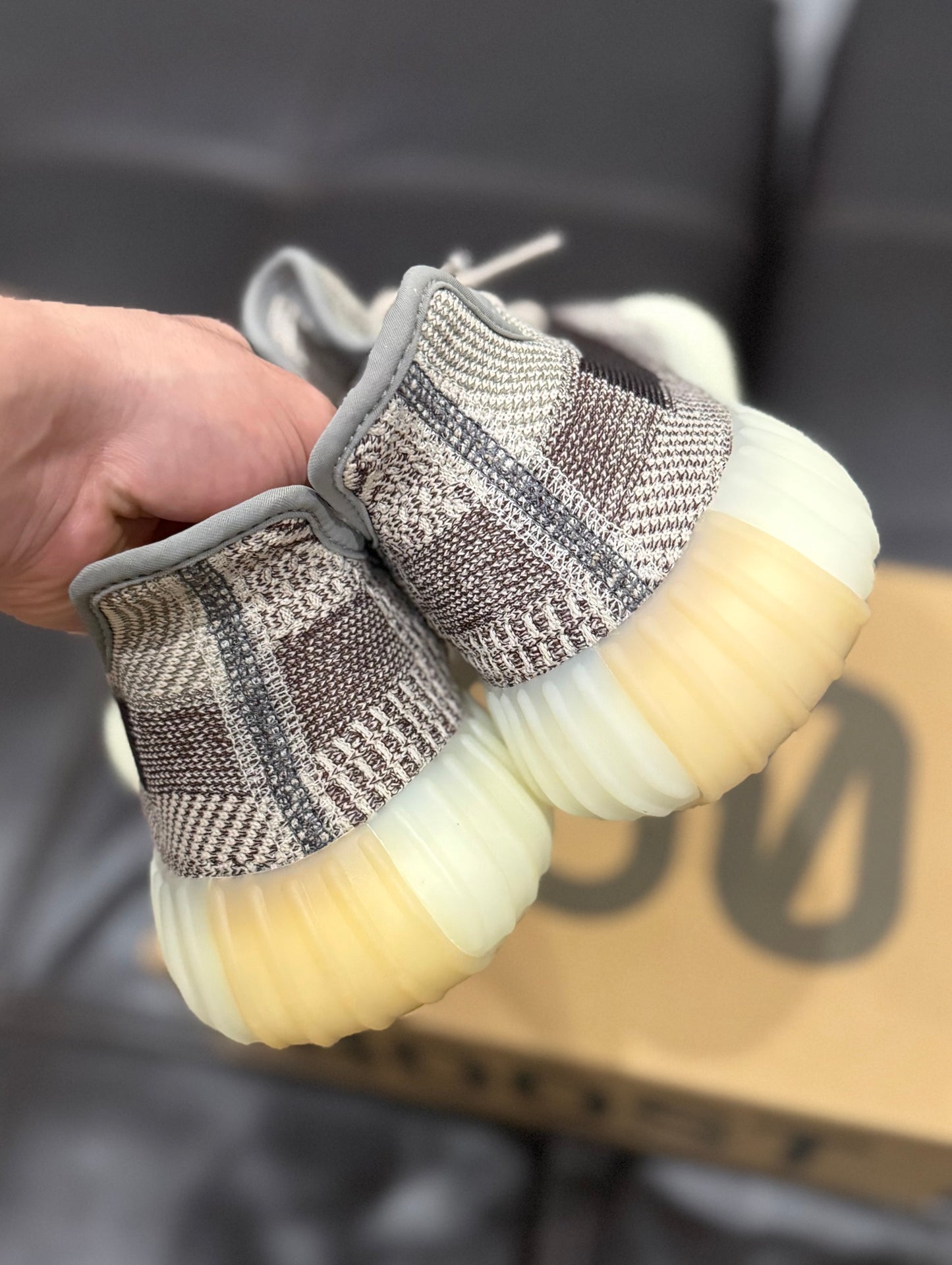 (Used Size 10M) Yeezy 350 V2 Zyon