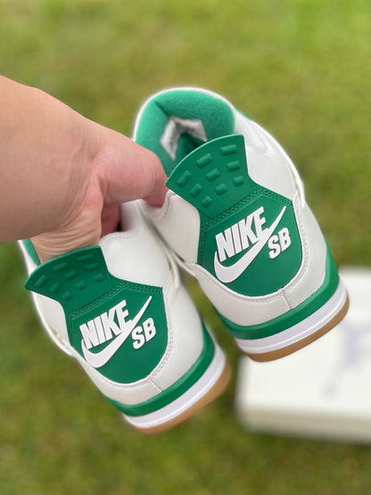 (Used Size 9M) Jordan 4 SB Pine Green