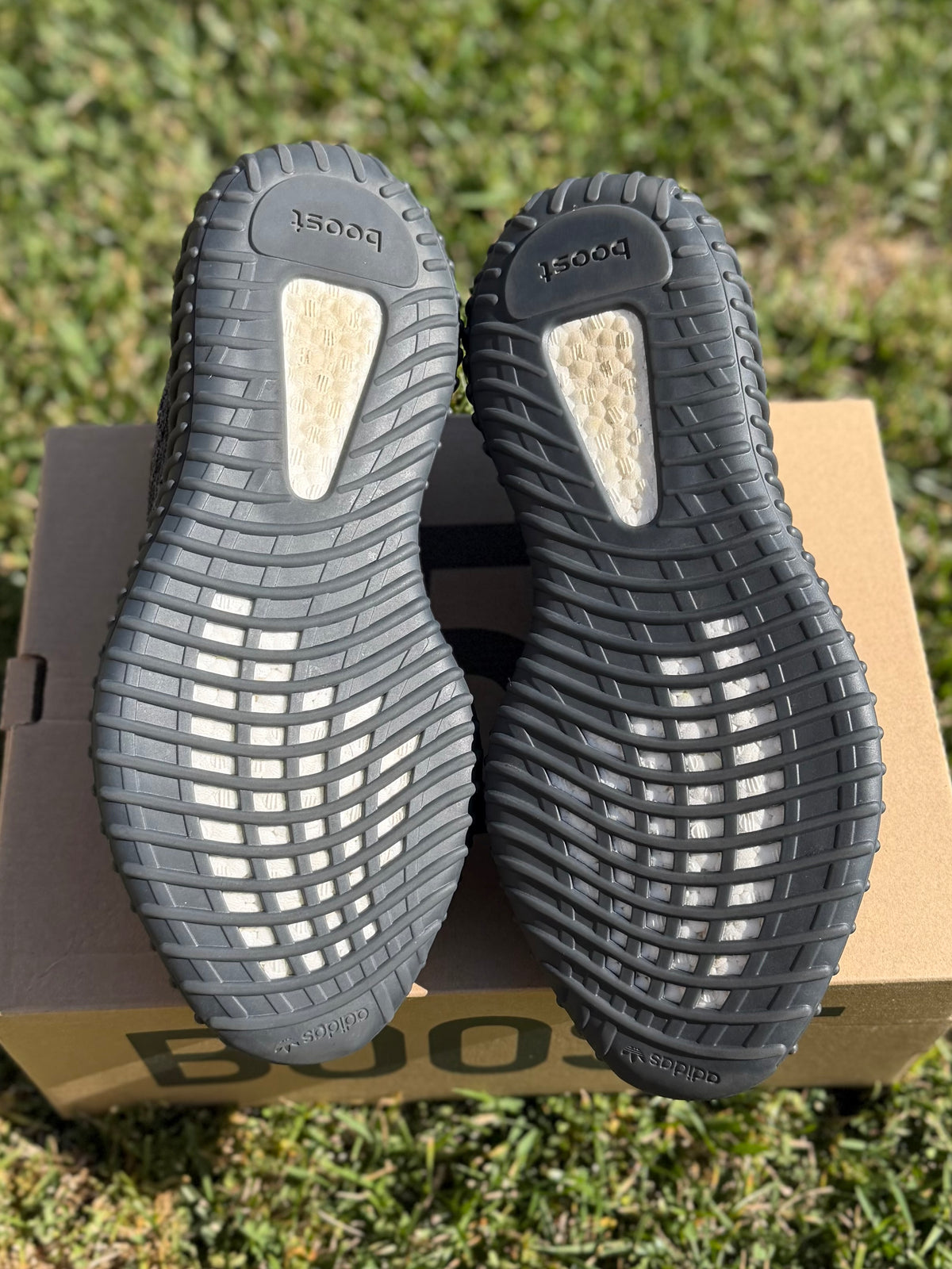(Used Size 11M) Yeezy 350 V2 MX Dark Salt