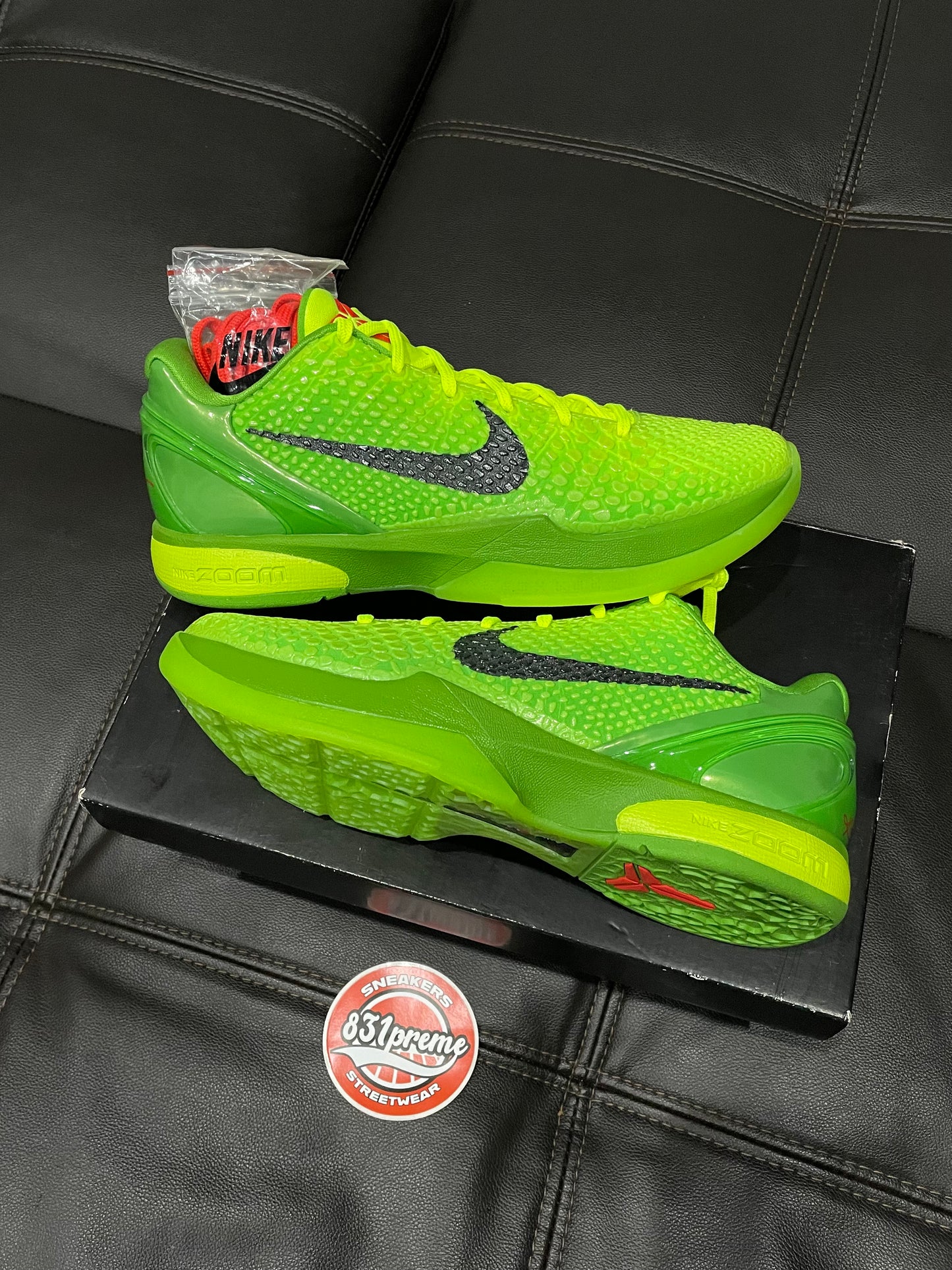 Kobe 6 Protro Grinch (2020)