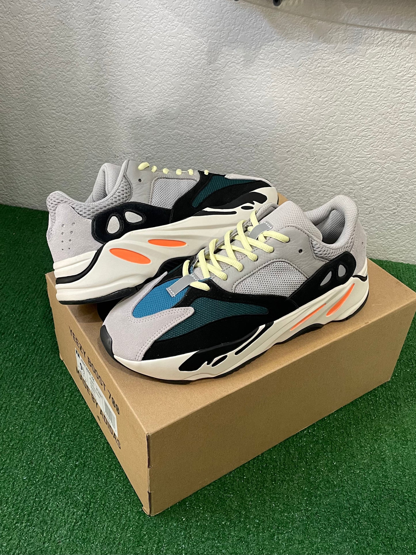 Yeezy 700 Wave Runner