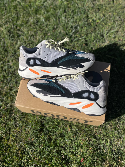 (Used Size 11M) Yeezy 700 Wave Runner