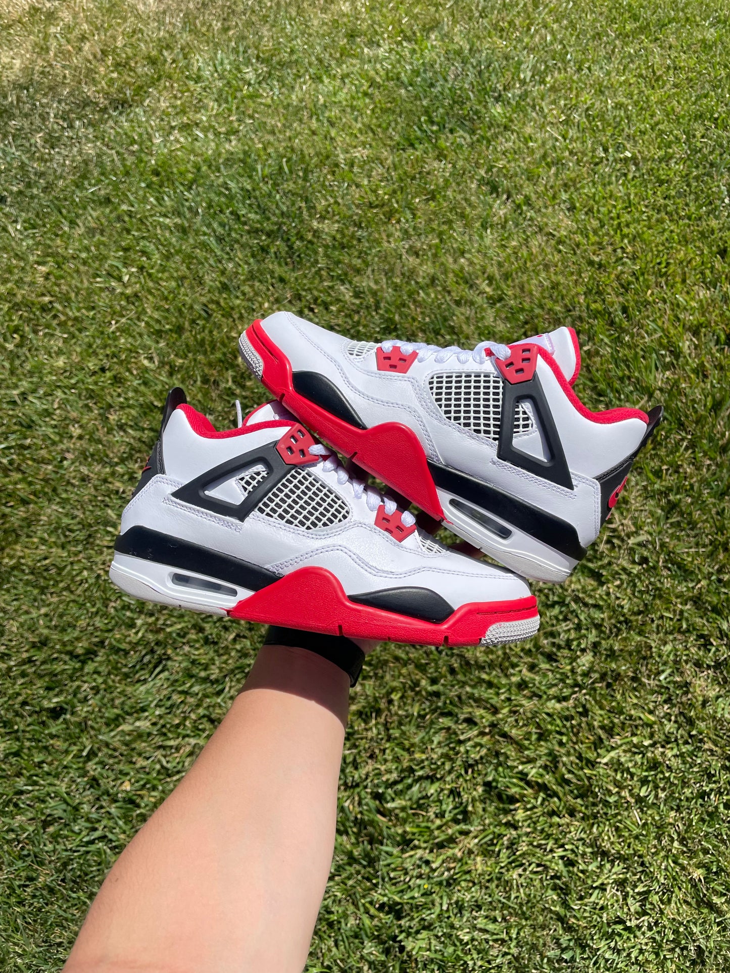 Jordan 4 Fire Red (2020)