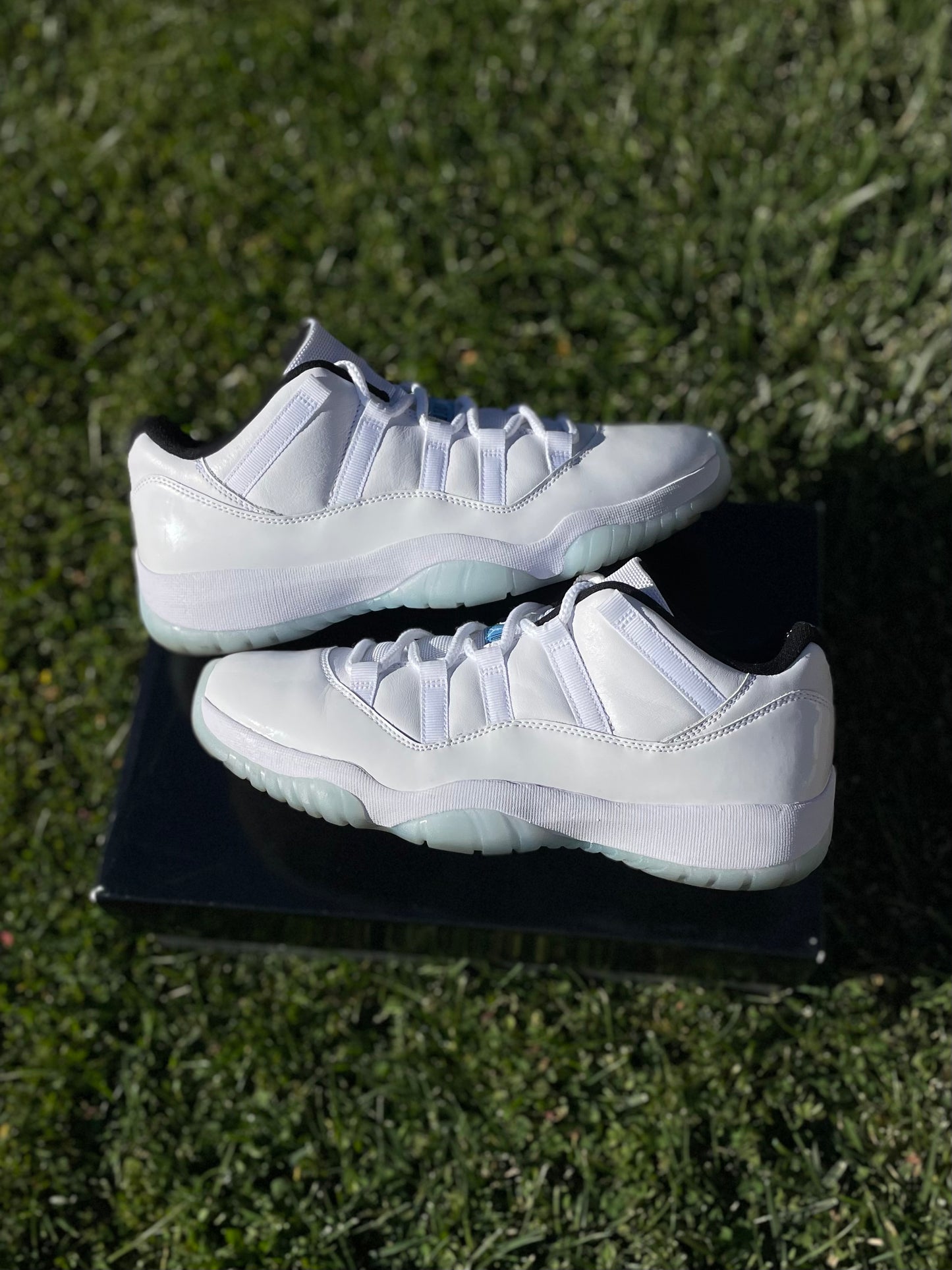 (Used Size 9.5M) Jordan 11 Low Legend Blue