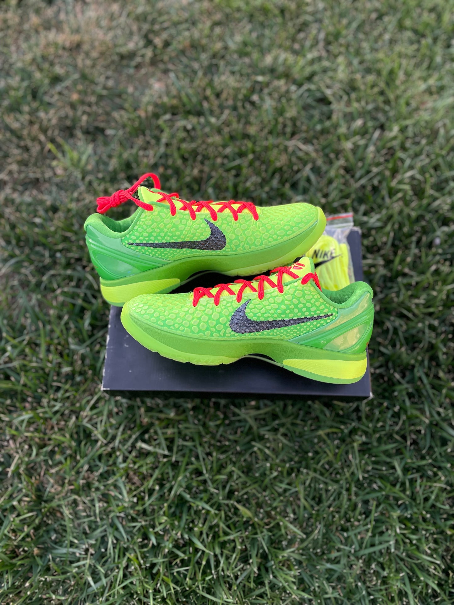 (Used Size 9M) Kobe 6 Protro Grinch (2020)