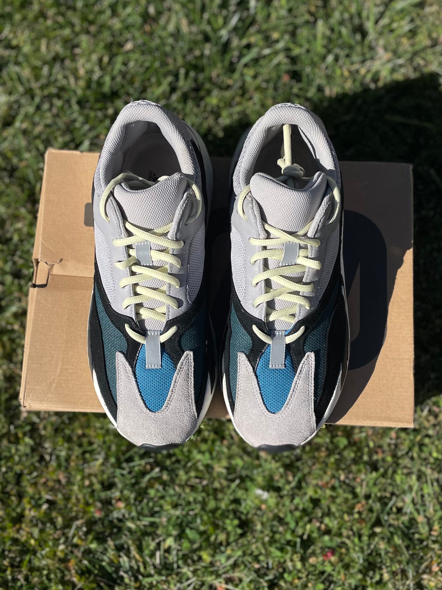 (Used Size 11M) Yeezy 700 Wave Runner