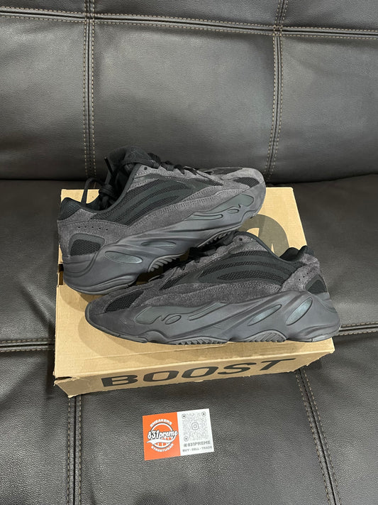 (Used Size 6M) Yeezy 700 V2 Vanta