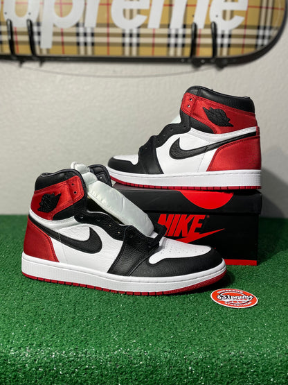 Jordan 1 Satin Black Toe (W)