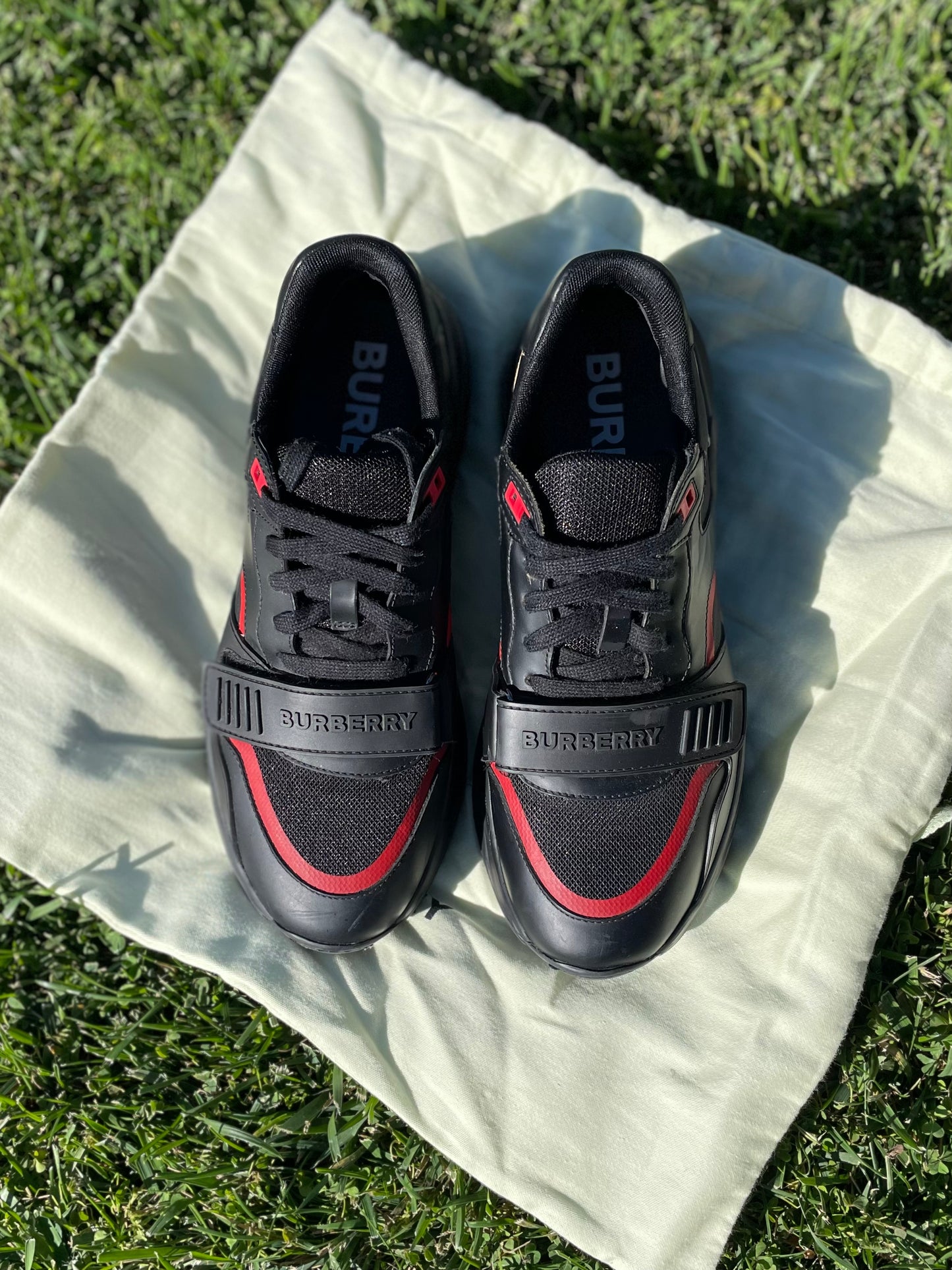 (Used Size 9M) Burberry Ramsey Check Sneakers (42EU)