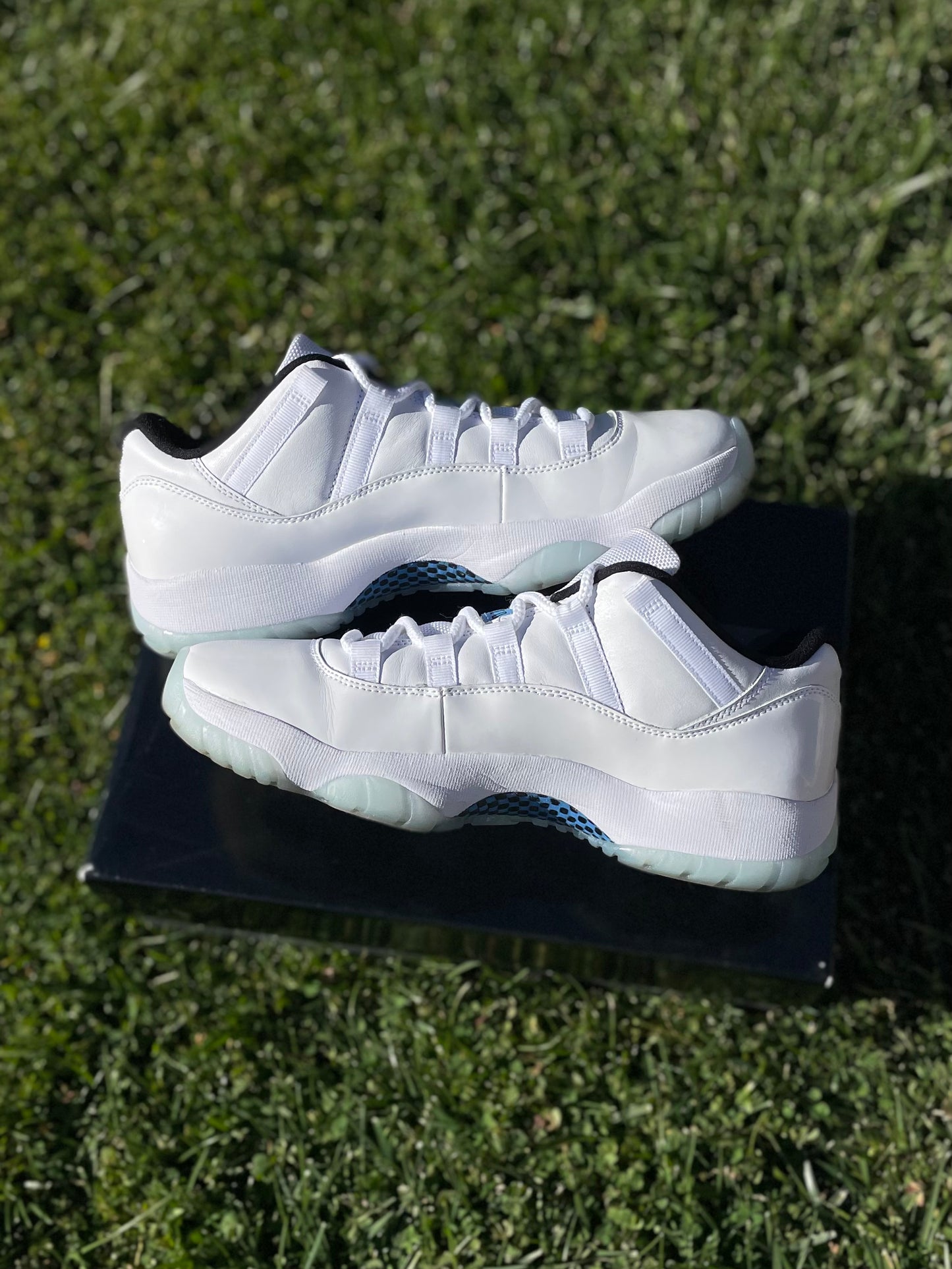 (Used Size 9.5M) Jordan 11 Low Legend Blue