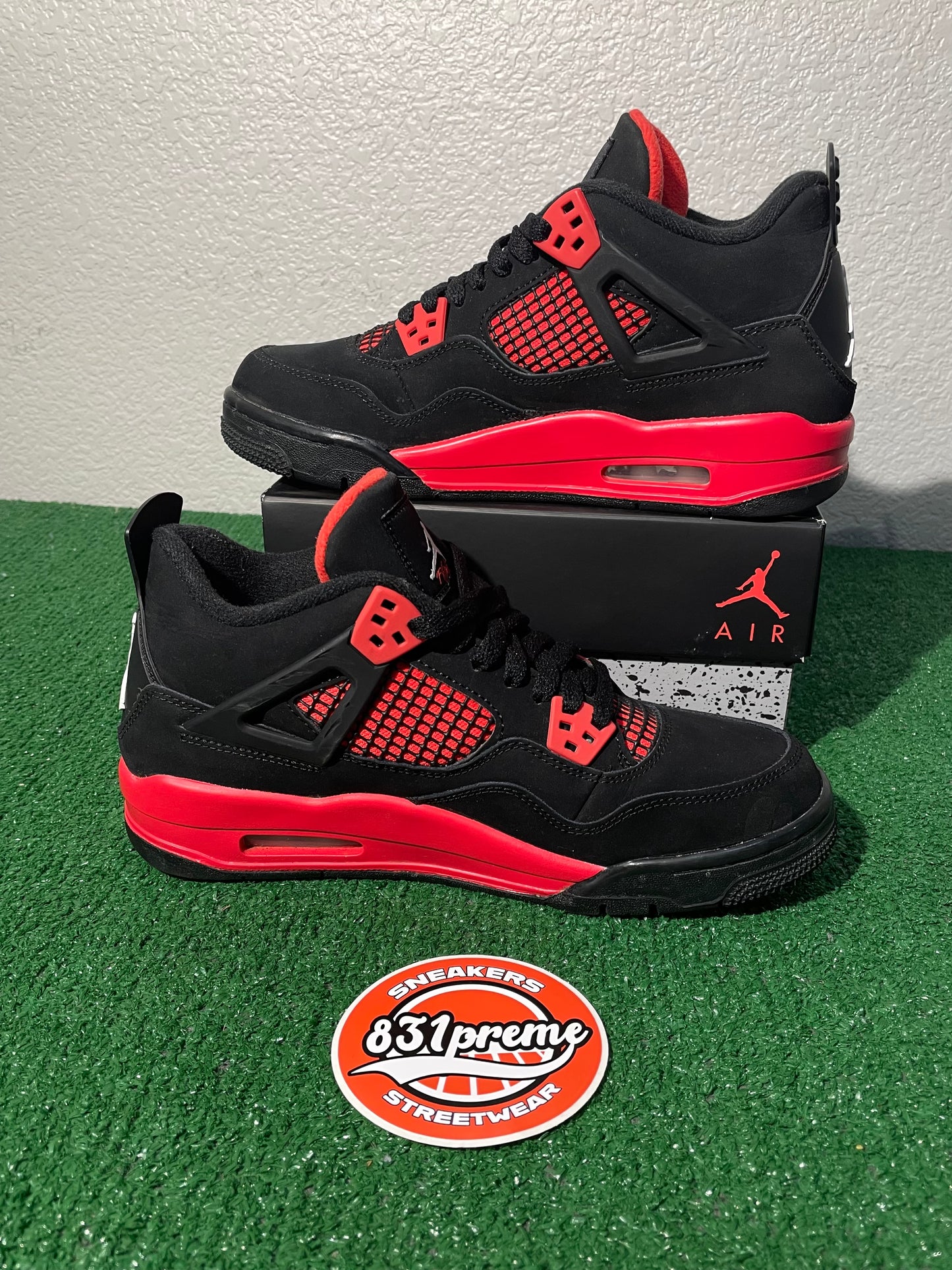 (Used Size 7Y) Jordan 4 Red Thunder