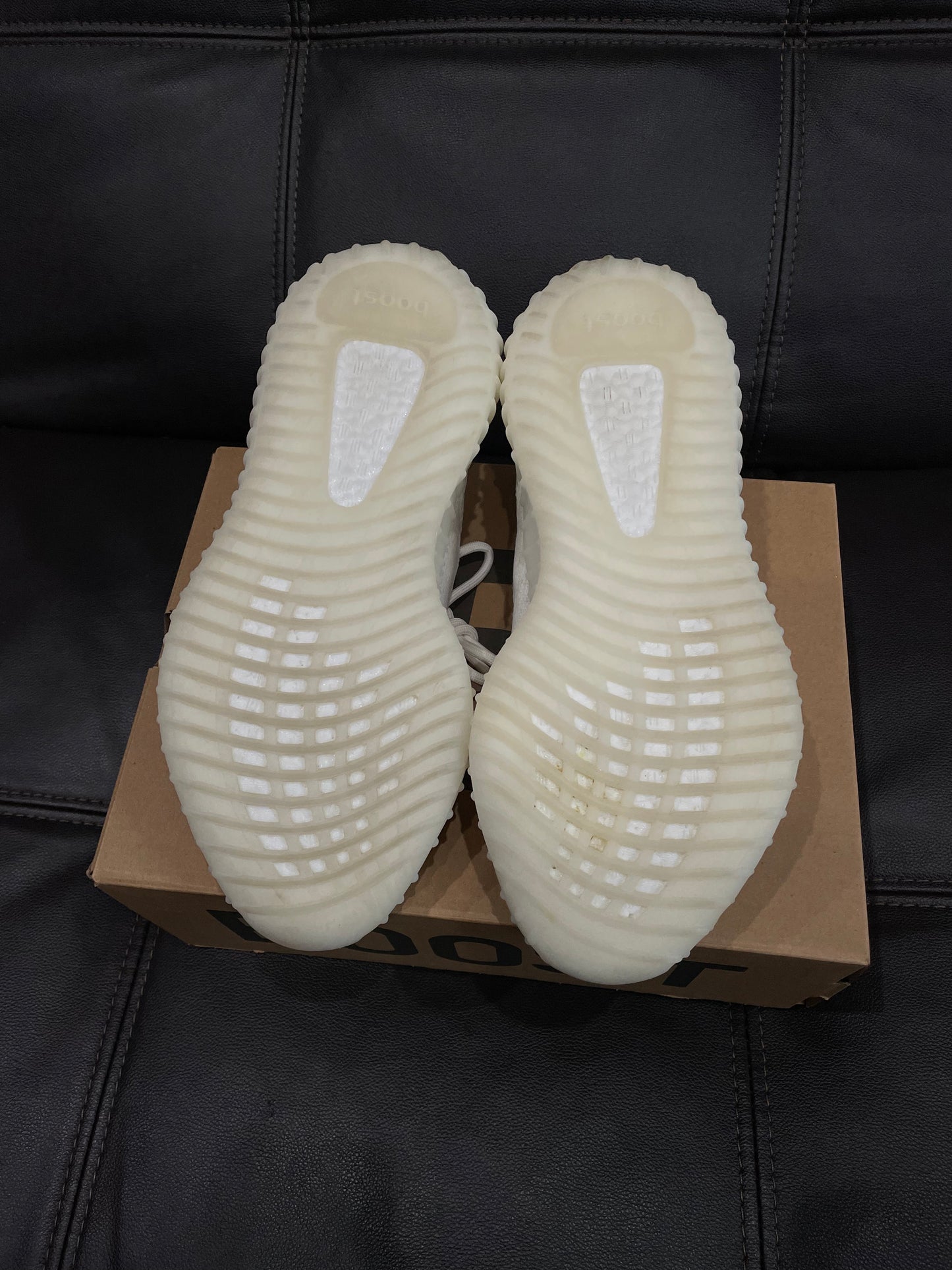 (Used Size 8.5M) Yeezy 350 V2 Bone