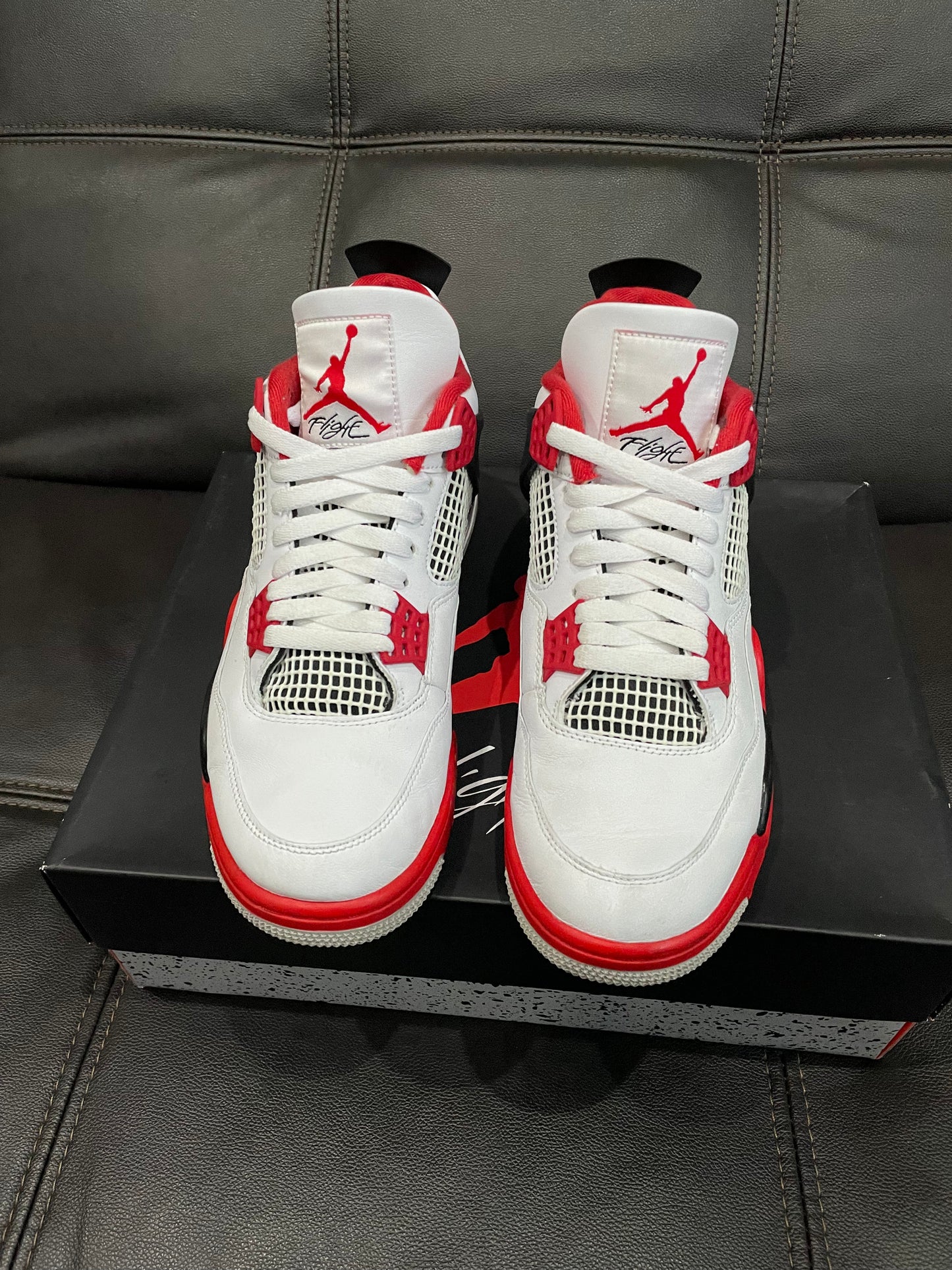 (Used Size 9.5M) Jordan 4 Fire Red