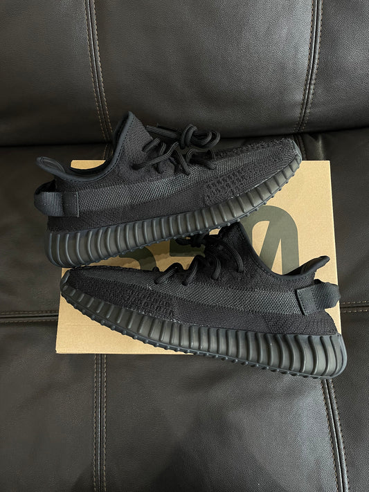 (Used Size 8M) Yeezy 350 V2 Onyx