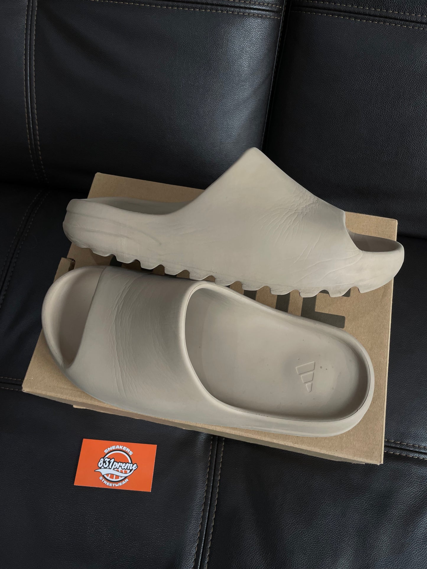 (Used Size 12M) Yeezy Slide Pure (Restock)