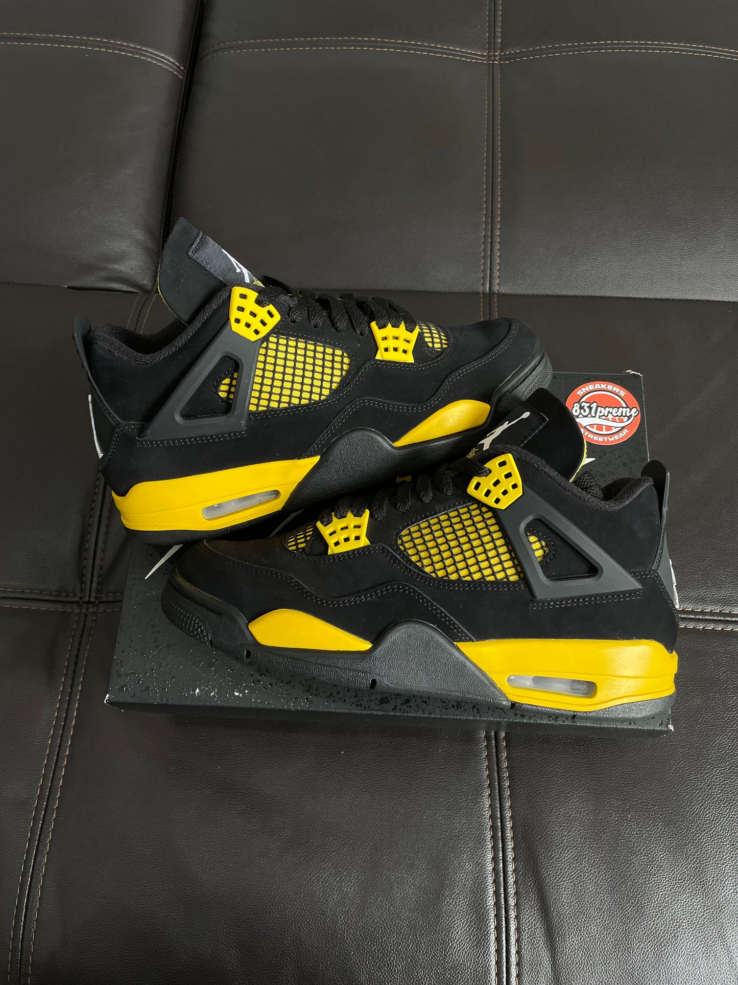 (Used Size 8.5M) Jordan 4 Thunder