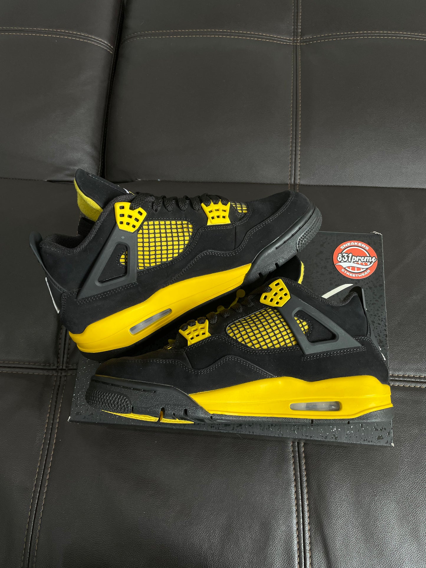 (Used Size 8.5M) Jordan 4 Thunder