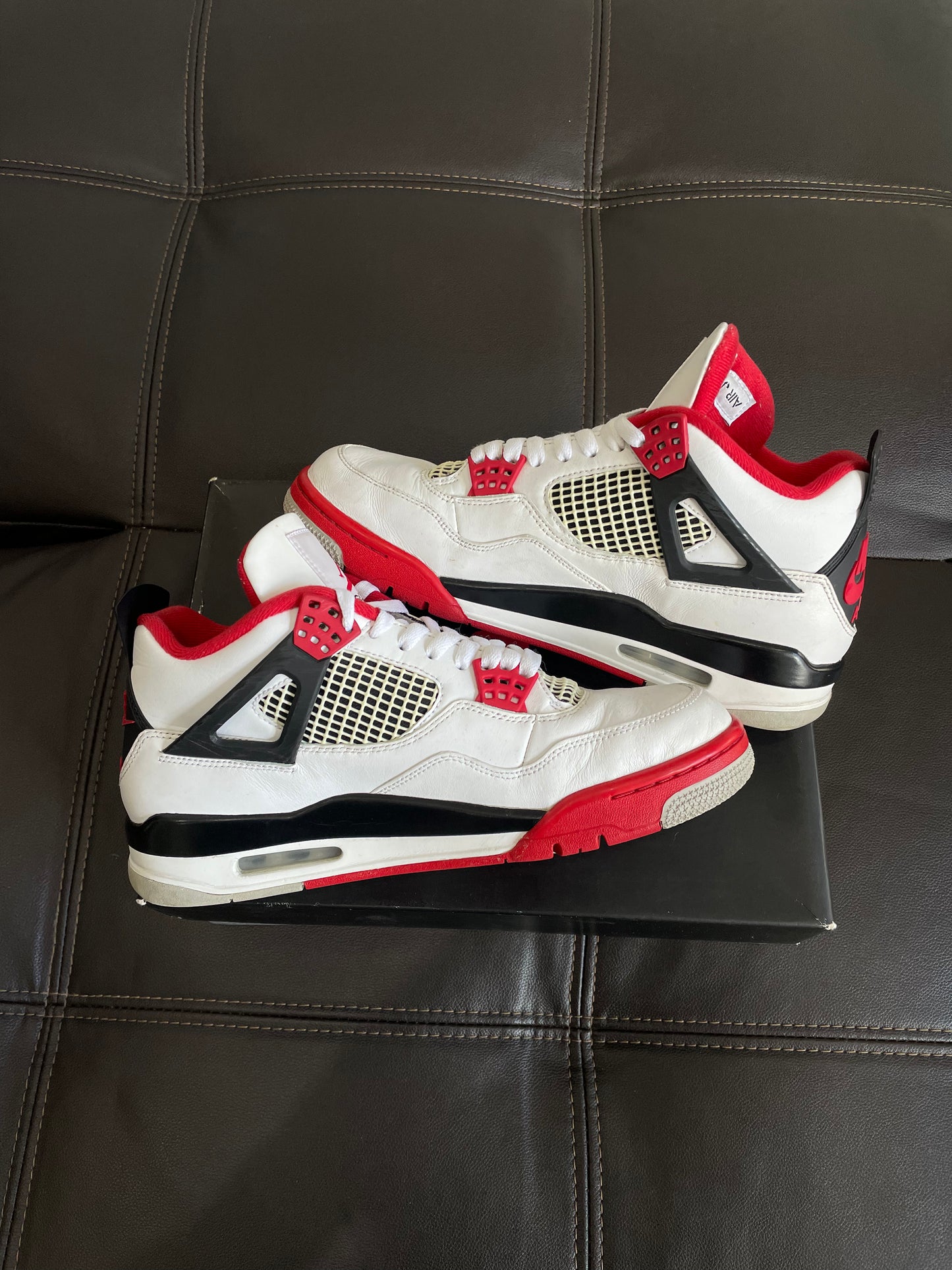 (Used Size 9M) Jordan 4 Fire Red (2020)