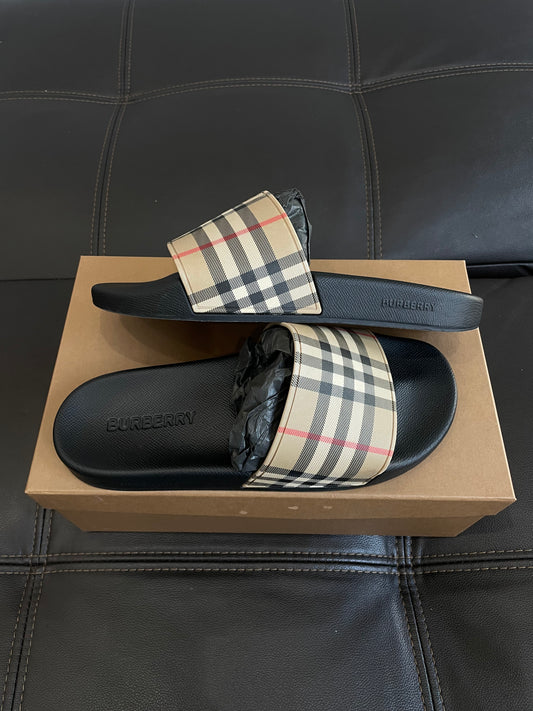 (Used Size 42) Burberry Vintage Check Slides